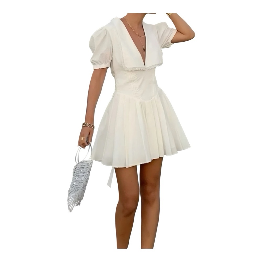 COMMENSE Lace Up Doll Collar Short Dress
COLOR - White, Size large NWT